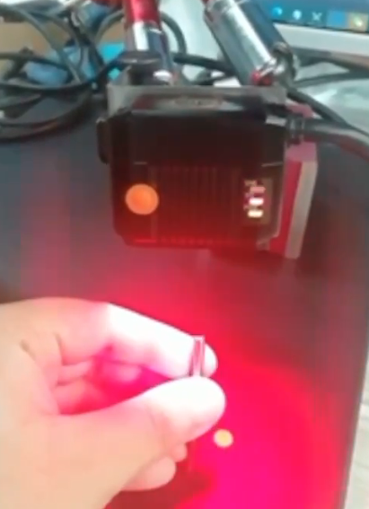 艾韋迅IVY8040M讀取4mm4mm激光蝕刻二維碼蝕刻品質較差，  金屬反光強，需要高解碼性能+良好光處理。.png